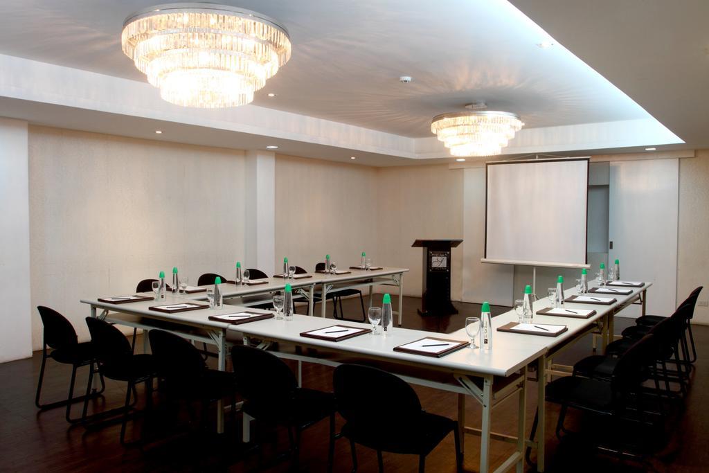The Sulo Riviera Hotel Quezon City Dış mekan fotoğraf