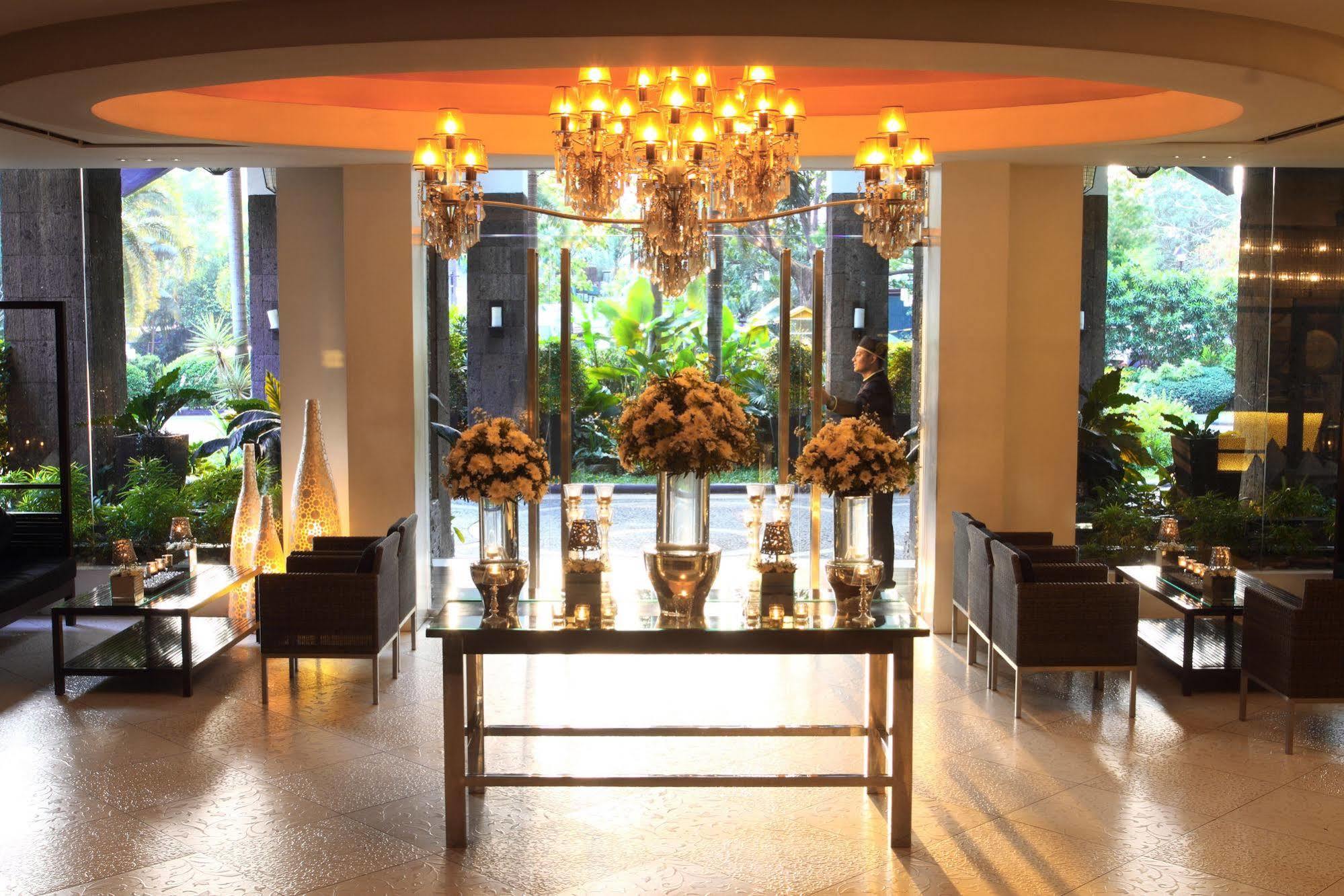 The Sulo Riviera Hotel Quezon City Dış mekan fotoğraf